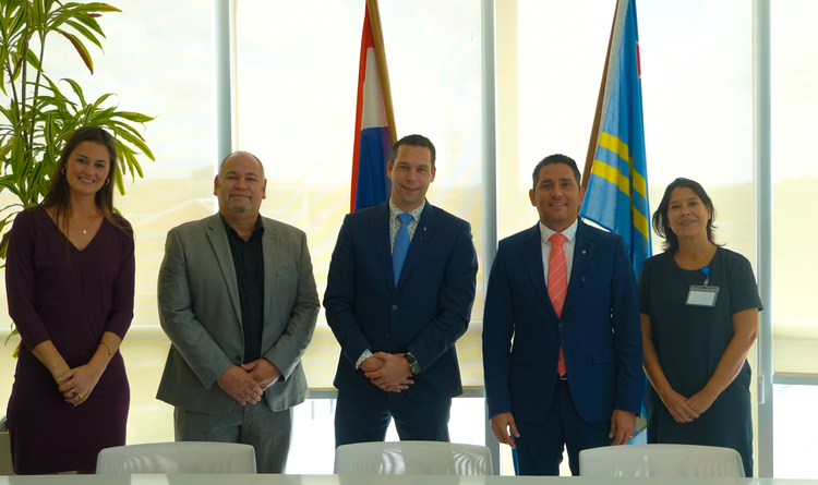 “Sector maritimo di Aruba lo benificia cu experticio di Hulanda” – Minister Arends ta fortifica lasonan di cooperacion cu K.M.A